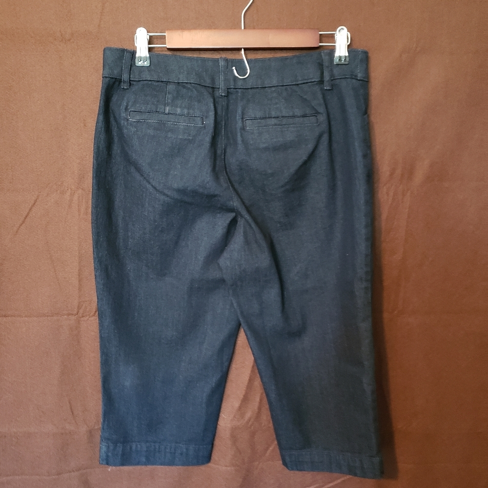 Capris - Picture 2 of 4